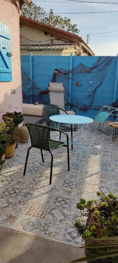 Une Maison Sur Une Presqu'Ile 罗讷河畔圣路易港 外观 照片