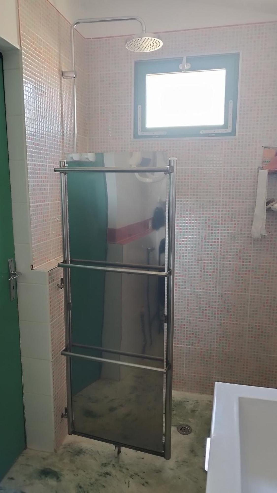 Une Maison Sur Une Presqu'Ile 罗讷河畔圣路易港 外观 照片