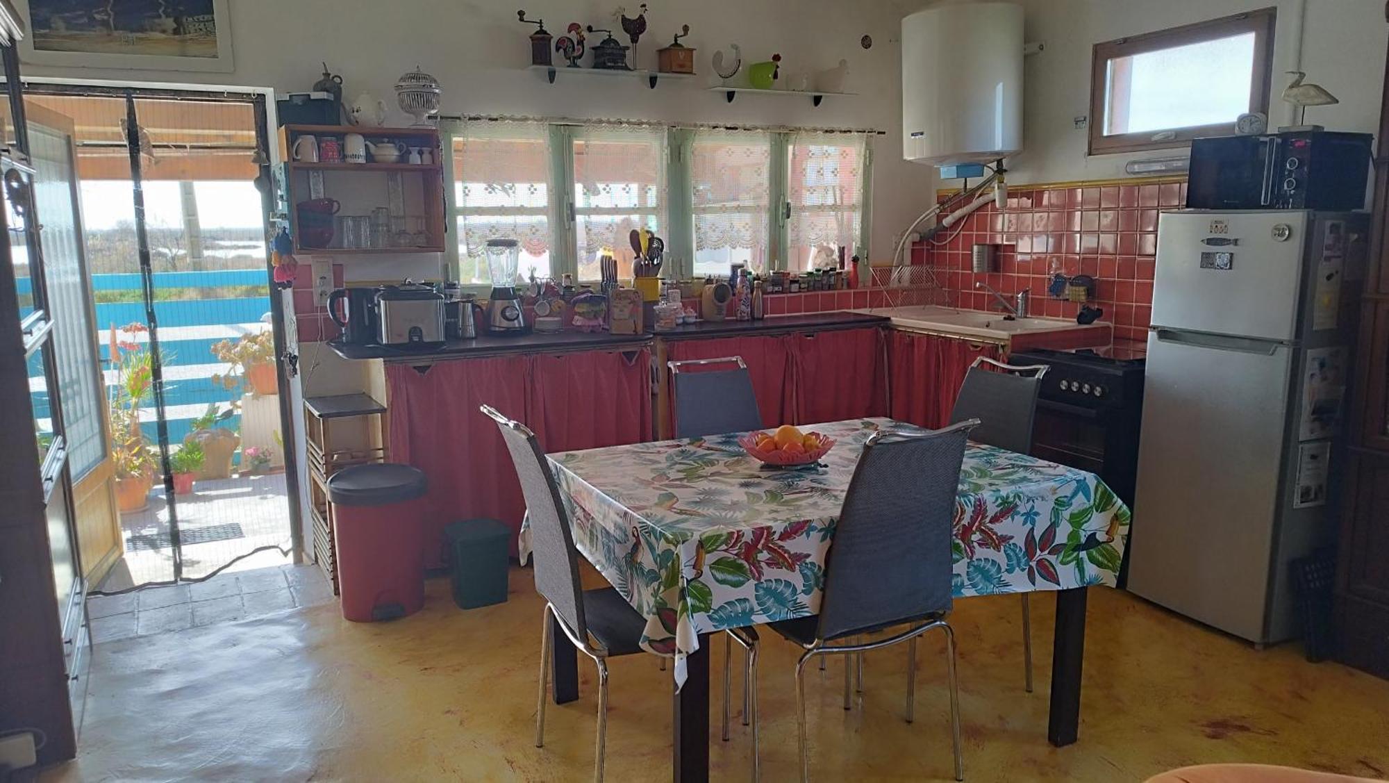 Une Maison Sur Une Presqu'Ile 罗讷河畔圣路易港 外观 照片
